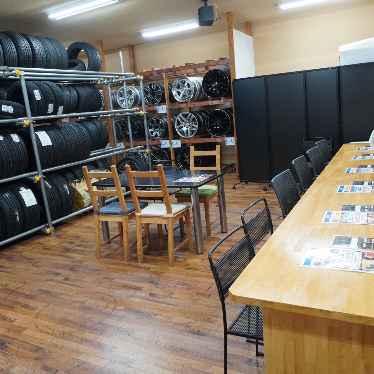 ビーライン松江店 タイヤ・ホイール展示