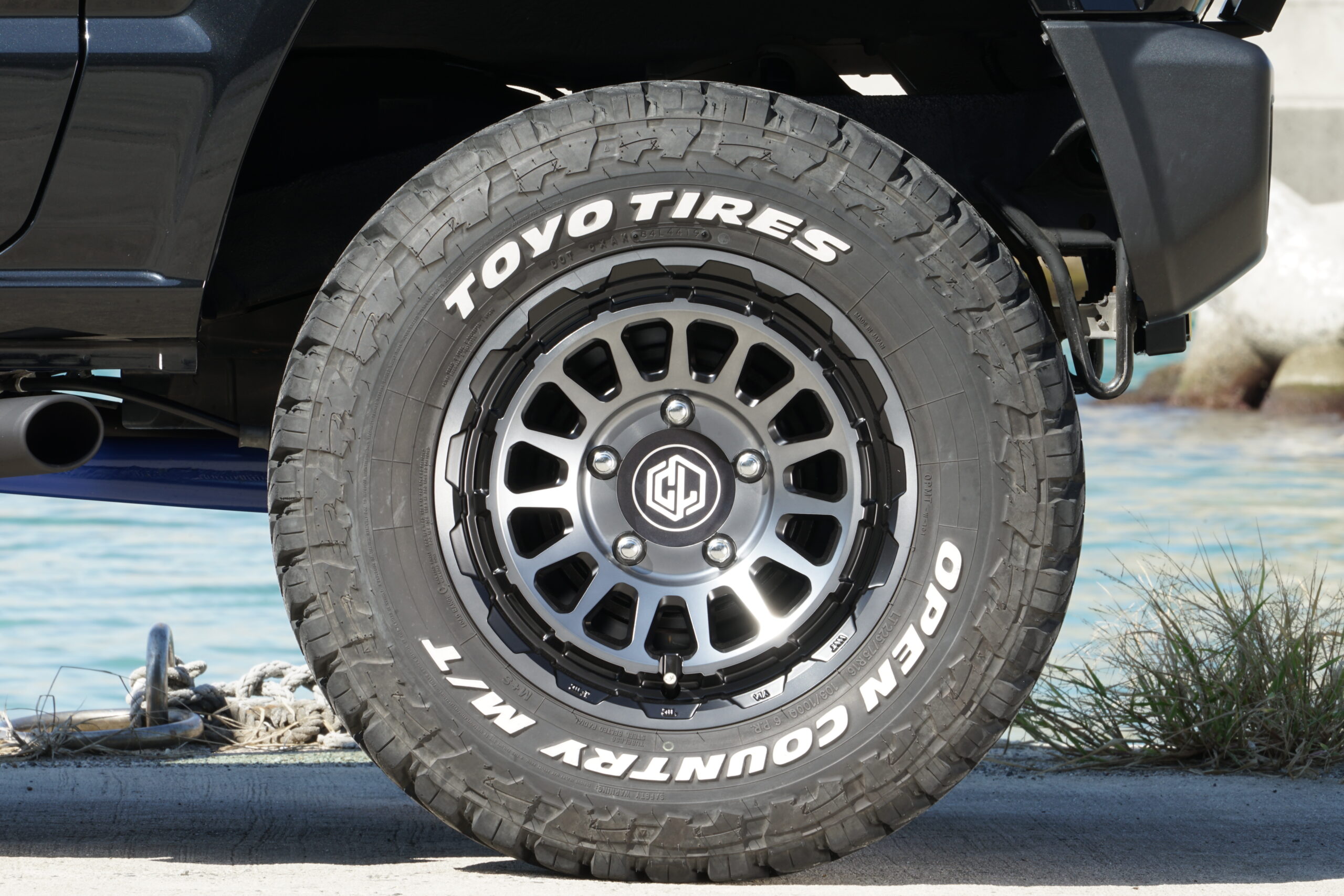 【ジムニーカスタムの第一歩】ホイール交換で走りが変わる？軽量化のメリットと選び方のコツ