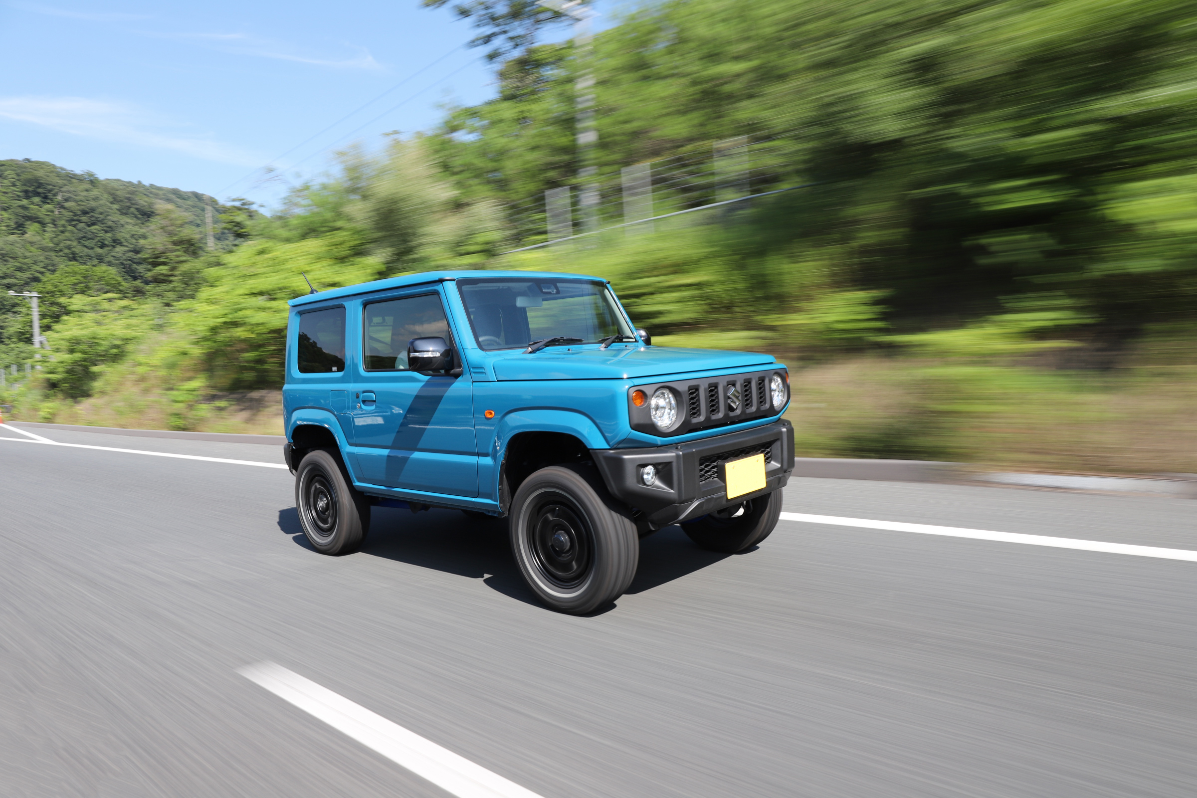 【徹底解説】５型ジムニーにも使える「スロコン」と「サブコン」どっちを先につけるべき？